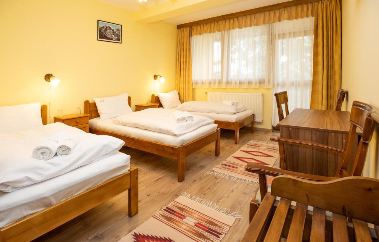 Julia Panzio Bed & Breakfast ไฮจ์ดุสโซบอสโล ภายนอก รูปภาพ