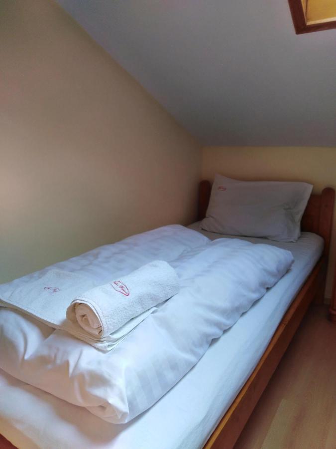 Julia Panzio Bed & Breakfast ไฮจ์ดุสโซบอสโล ภายนอก รูปภาพ